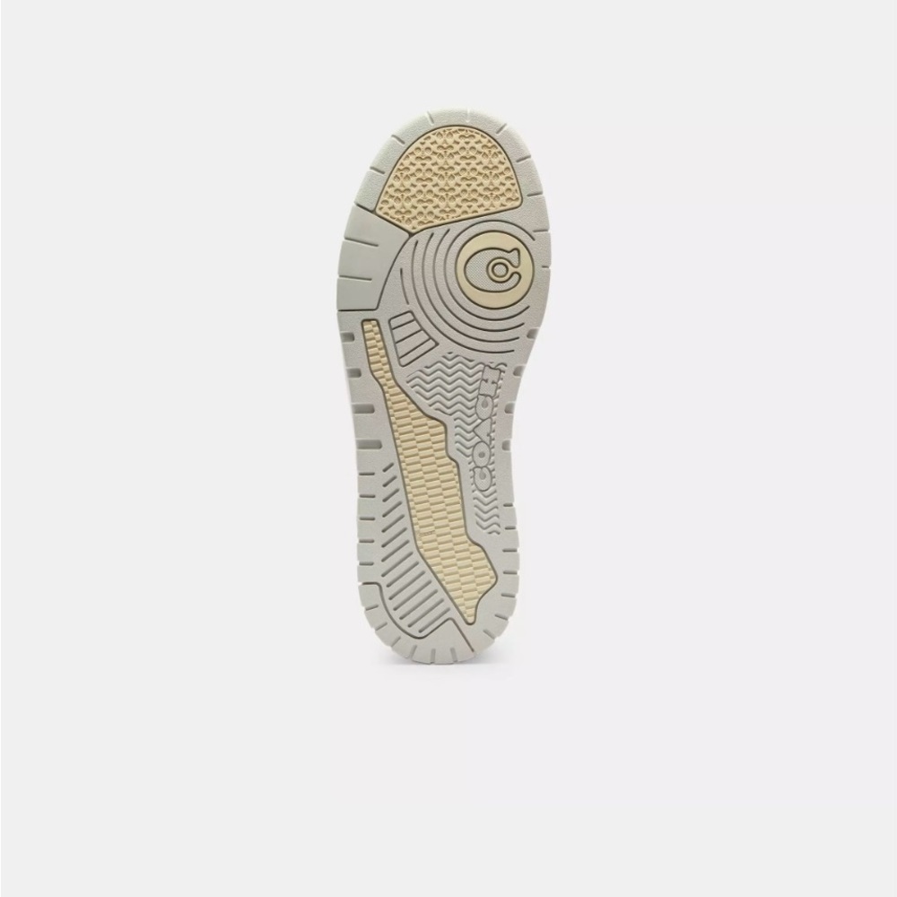 Soho Sneaker In Signature Canvas - Picture 7 of 9